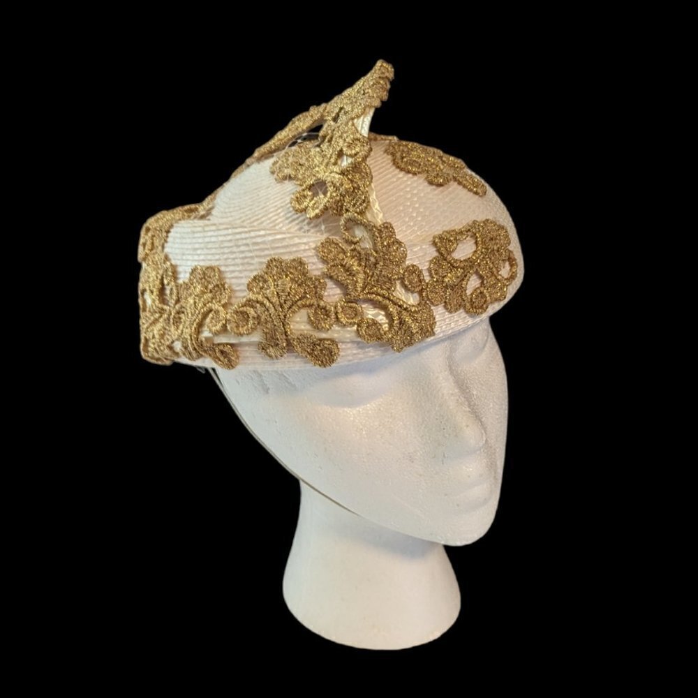 Vintage 50s 60s Round Gold Hat Madmen Church Evening Cocktail Party Embellished
